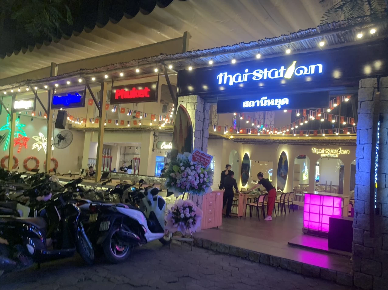 Công Trình Thi Công Nhà Hàng Thai Station - Trạm Dừng Pattaya